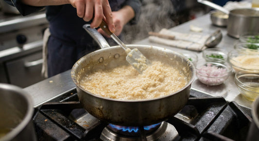Cremiges Risotto mit Parmigiano Reggiano DOP 30 Monate und Lamùri Nero d'Avola Reduktion — Tastiness Food Shop