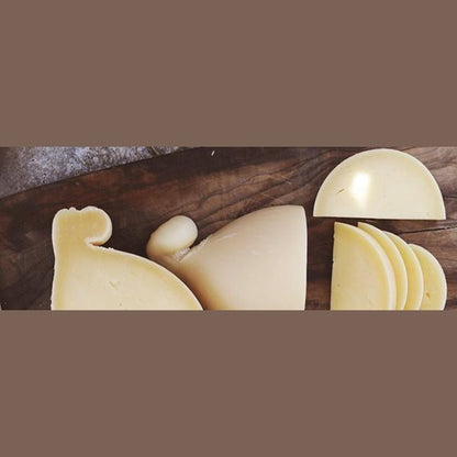 Caciocavallo Slow Food Calabria - Az. Agricola Tre Pizzi Cimin&agrave; - Formaggeria - horecahub.myshopify.com