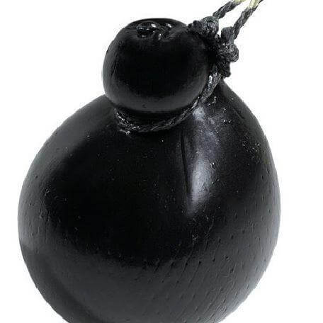 CacioMulo Artigianale Calabrese formaggio con caratteristico colore nero e forma rotonda.