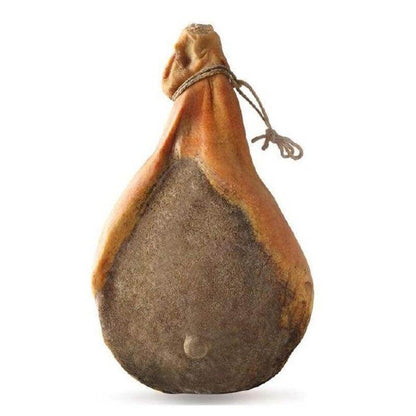 Prosciutto Crudo Calabrese affumicato, prodotto in alta mongna sul monte Pollino, ideale per antipasti.