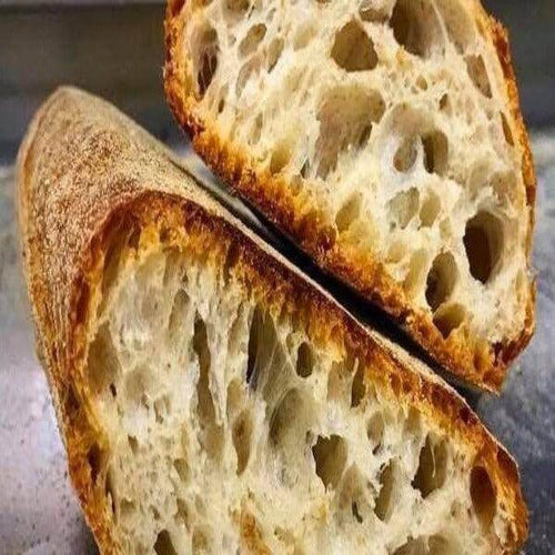 Pane casereccio calabrese in forno a legna tipico della tradizione