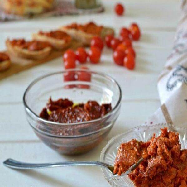 Pat&eacute; Artigianale di Pomodori Secchi in olio di oliva 200 gr. - Conserve di Terra, di Mare, Delicatessen - horecahub.myshopify.com
