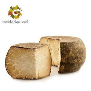 Pecorino Fiore Sardo stagionato da scagliare, formaggio artigianale italiano dal sapore unico.